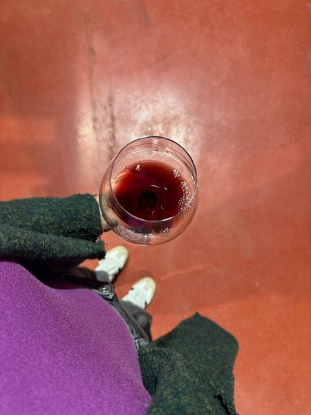 foto bicchiere del vino rosso il valentino di galognano