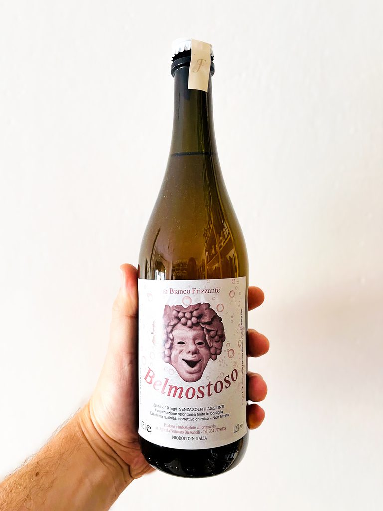 Belmostoso - Bressanelli Fortunato è una bollicina prodotta con Chardonnay con il metodo Ancestrale. Elegantissimo e davvero molto gradevole!