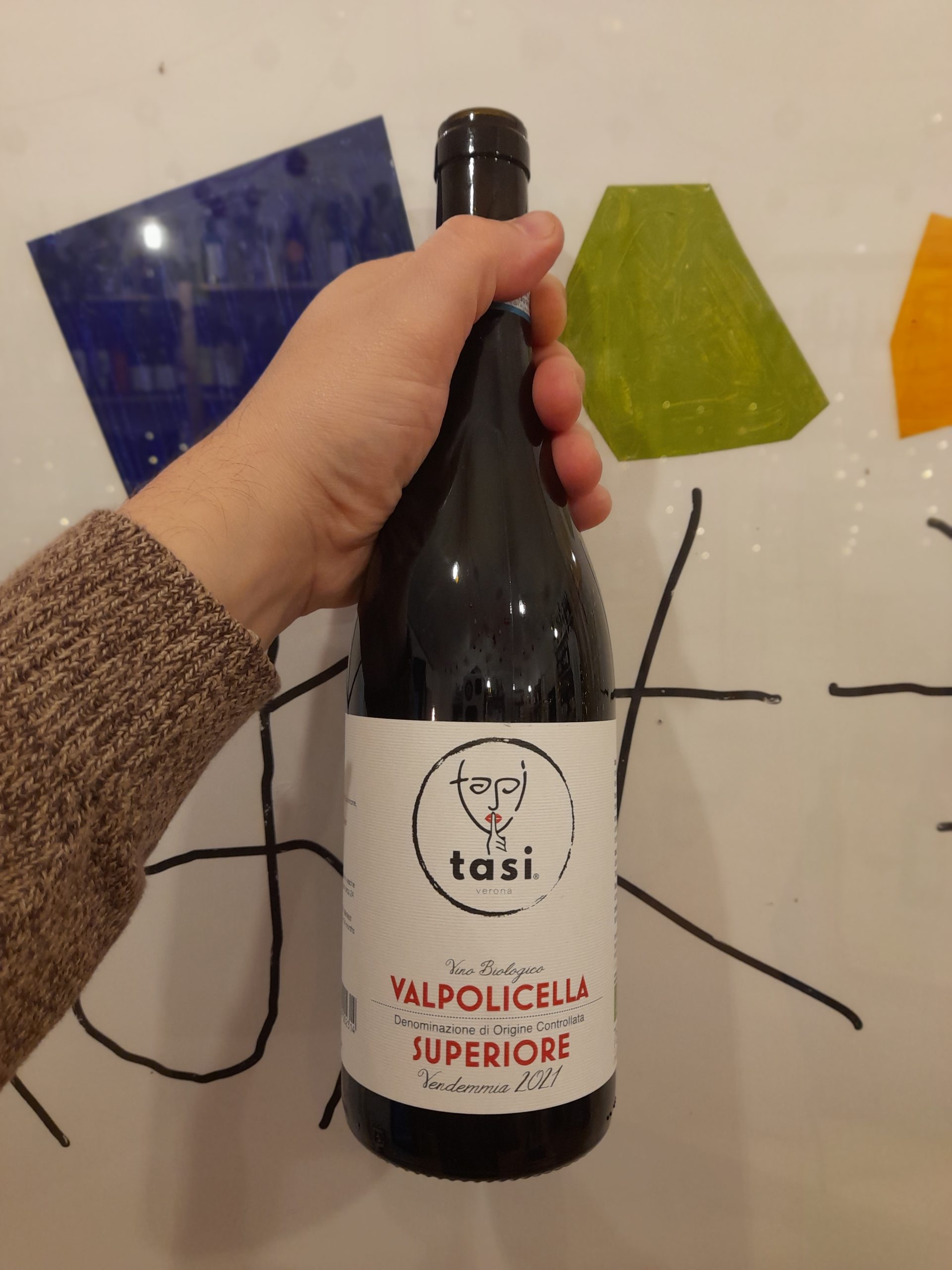 Valpolicella superiore - Tasi è la bottiglia che a tavola accontenta tutti! pieno di corpo e vellutato